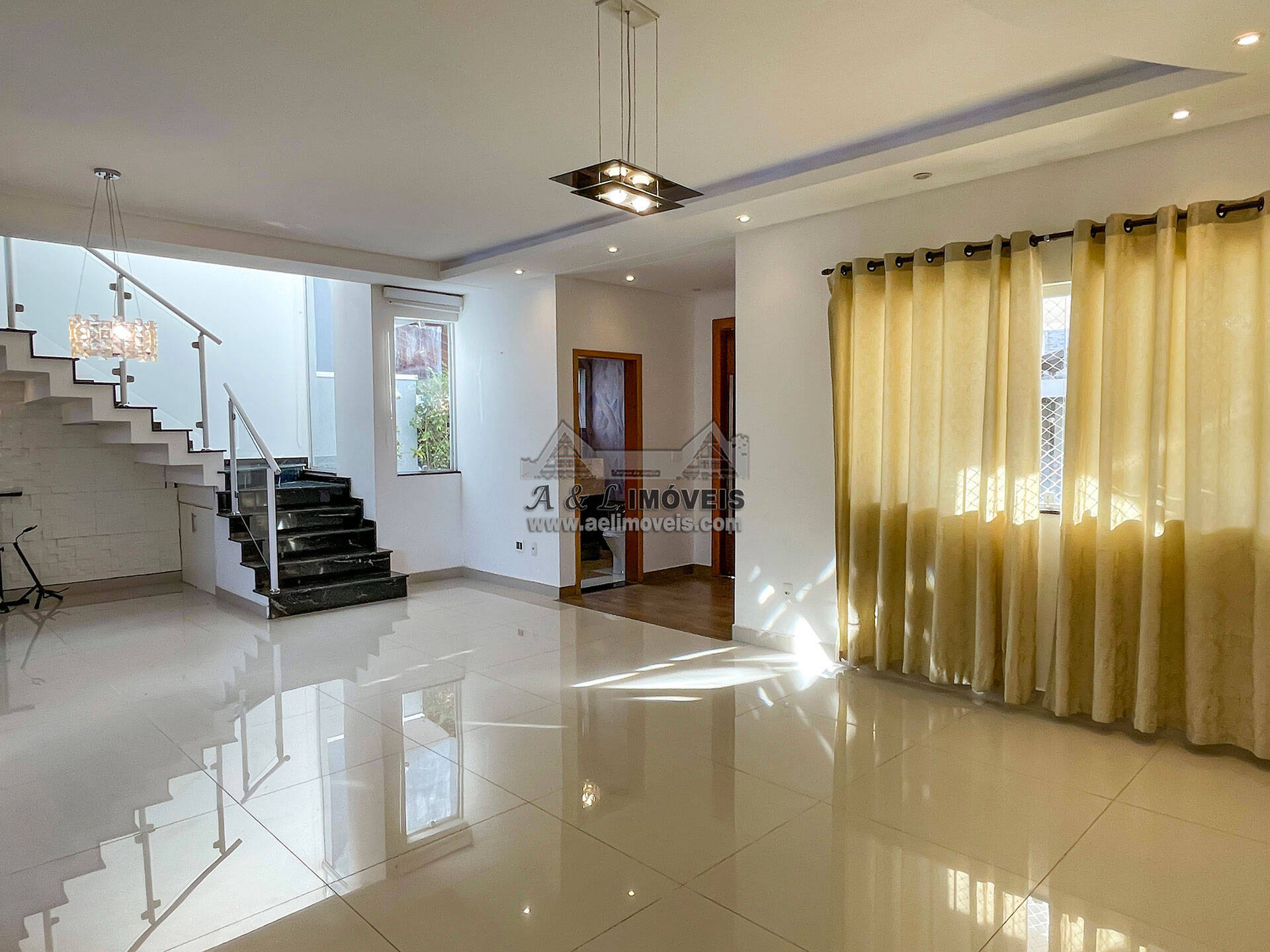 Casa à venda com 3 quartos, 280m² - Foto 10