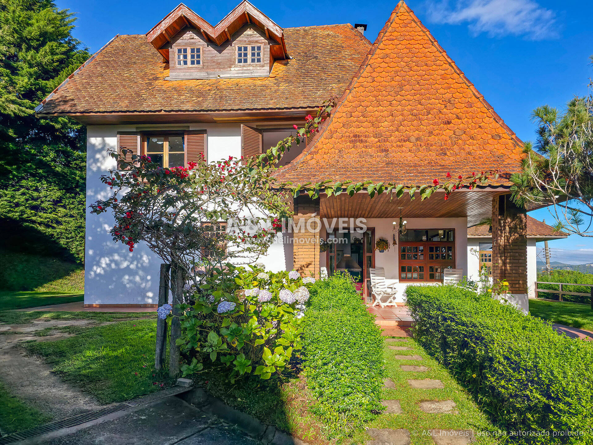 Casa, 4 quartos, 278 m² - Foto 1