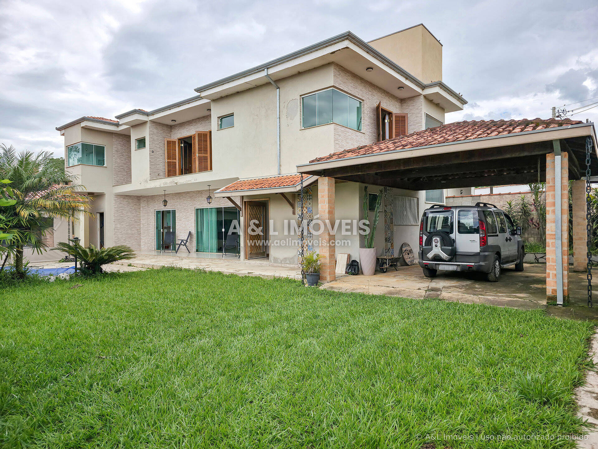Casa, 5 quartos, 313 m² - Foto 1