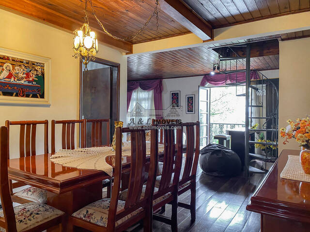 #325 - Apartamento para Venda em Campos do Jordão - SP