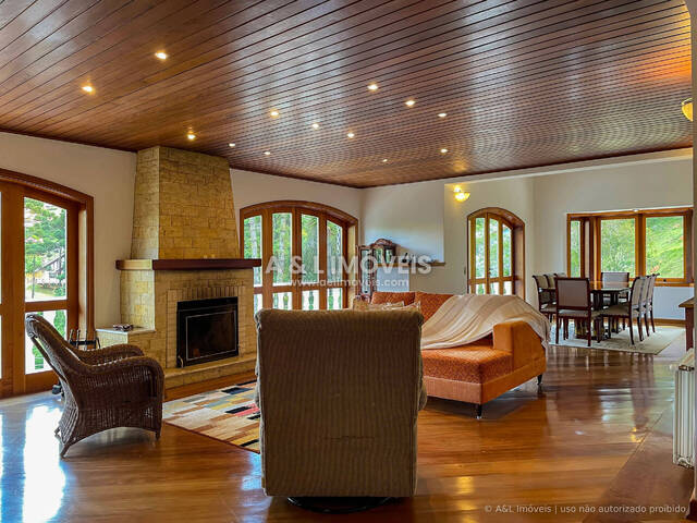 #329 - Casa para Venda em Campos do Jordão - SP